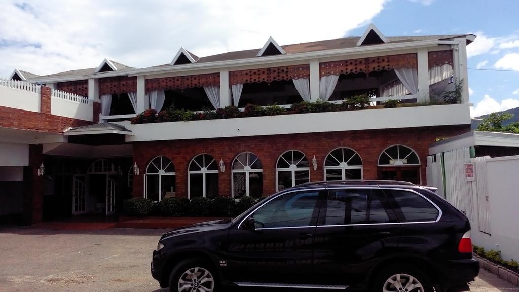 Village Hotel 奥乔里奥斯 外观 照片