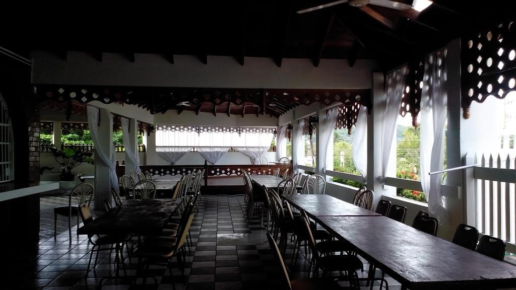 Village Hotel 奥乔里奥斯 外观 照片
